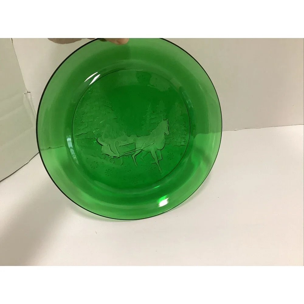 arcoroc sleigh ride salad dessert green glass plate 7.5” set of 4